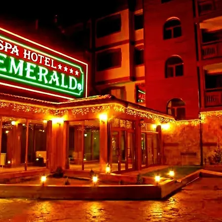 Emerald Apartment